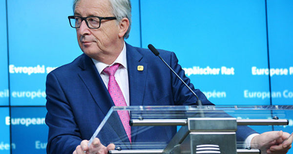 Юнкер заявил, что Черногория и Сербия станут членами Евросоюза до 2025 года.