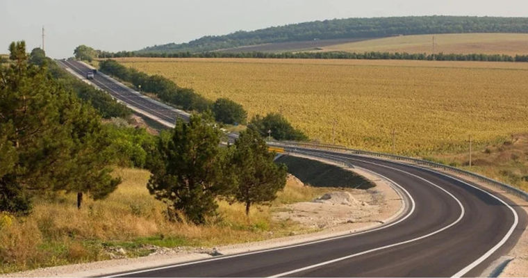 Proprietarii terenurilor situate de-a lungul drumurilor vor fi obligați să mute sau să demoleze căile de acces.