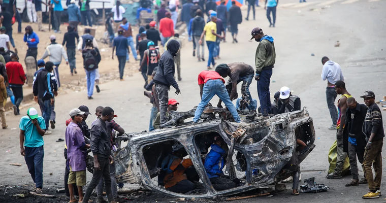 Proteste în masă din cauza scumpirii carburanților în Kenya: Sunt victime.
