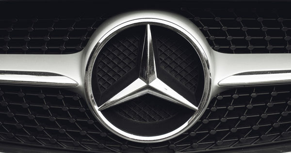 Mercedes назначили штраф в 5000 евро. Сама команда признала данную ошибку. 