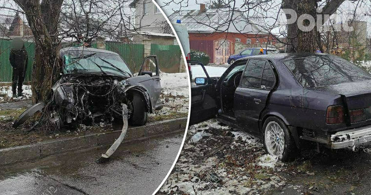 В Тирасполе BMW дважды врезался в дерево: водитель в реанимации.