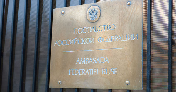 Trei diplomați ruși, declarați persona non-grata în Moldova