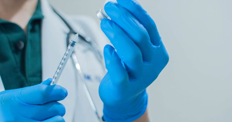Cercetătorii au creat un vaccin revoluționar bazat pe IA: O singură injecție împotriva tuturor virusurilor.