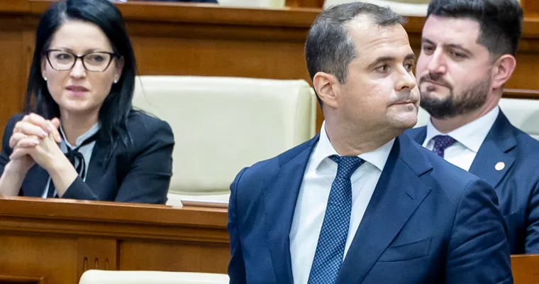 Кабинет министров Василия Тофана получил вотум доверия парламента