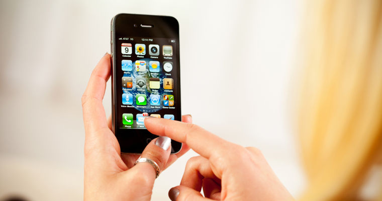Rețelele sociale au readus în trend iPhone-ul lansat acum 15 ani.