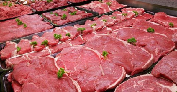 Unii pensionari din Moldova își permit să mănânce carne doar în post.