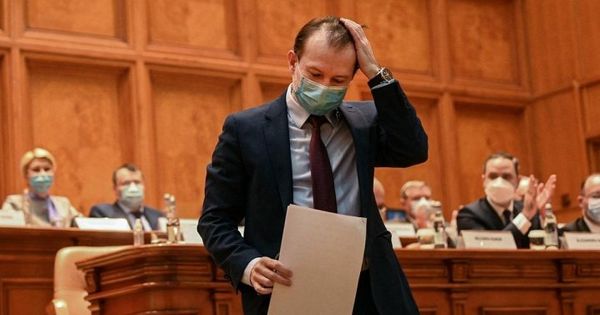 В Румынии решается судьба правительства Кыцу.
