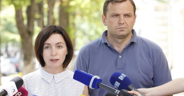 Политологи высказались об отношениях Санду и Нэстасе с Козловской.