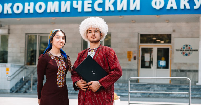 Власти планируют переговоры с узбекской стороной о либерализации рынка труда для студентов из Узбекистана.