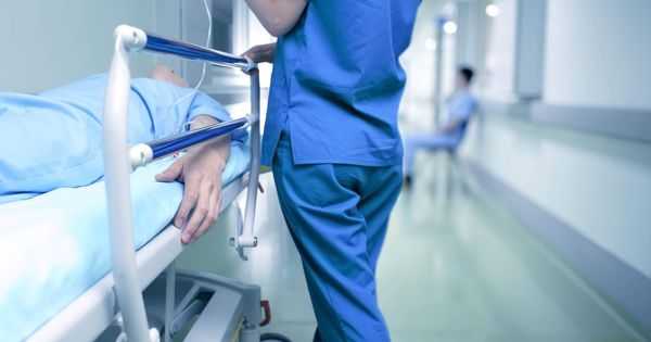 Numărul deceselor cauzate de gripă în România a ajuns la 73.