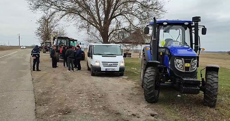 Гагаузских фермеров не пропускают на протесты в связи с нарушением ПДД.