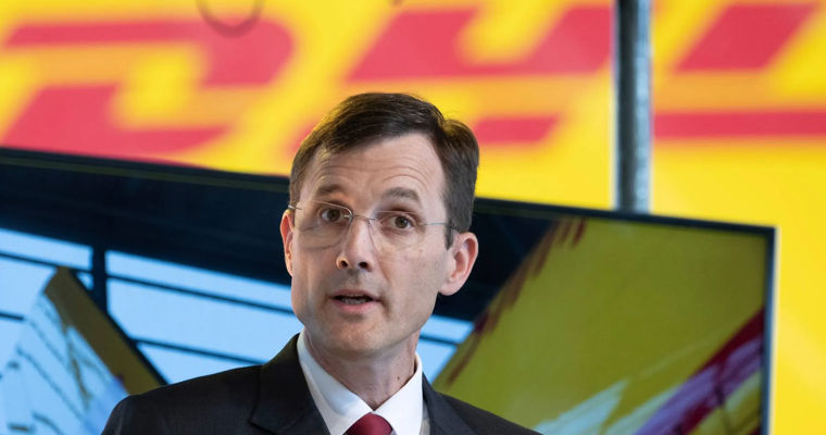 Șeful DHL: Companiile de afaceri s-au săturat de taxele vamale impuse de Trump și de regulile instabile.