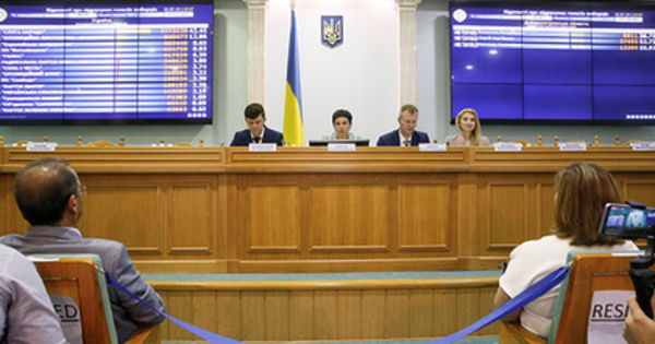 Стало известно о чрезмерном влиянии олигархов на выборы в Раду.
