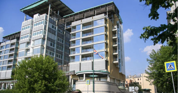 Территорию у посольства Великобритании в Москве назовут площадью "ЛНР".