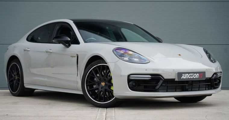 O sală de fitness din China a lansat un concurs de slăbit: Câștigătorul va primi un Porsche.