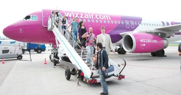 Pasagerii unui zbor Londra-Cluj, fără bagaje. Reacția Wizz Air