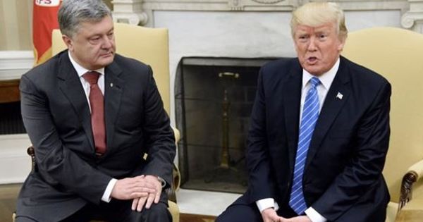 Трамп прокомментировал встречу с Порошенко.