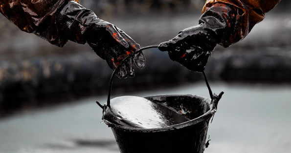 ЕС хочет заморозить "ценовой потолок" на российскую нефть.