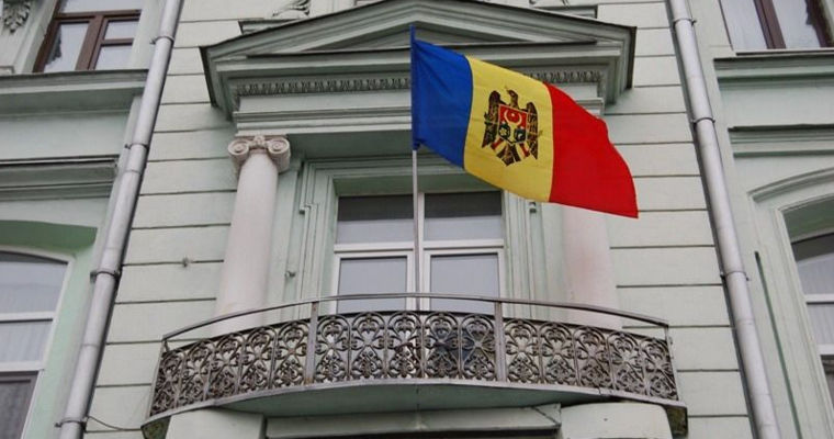 Россия вышлет трех молдавских дипломатов.
