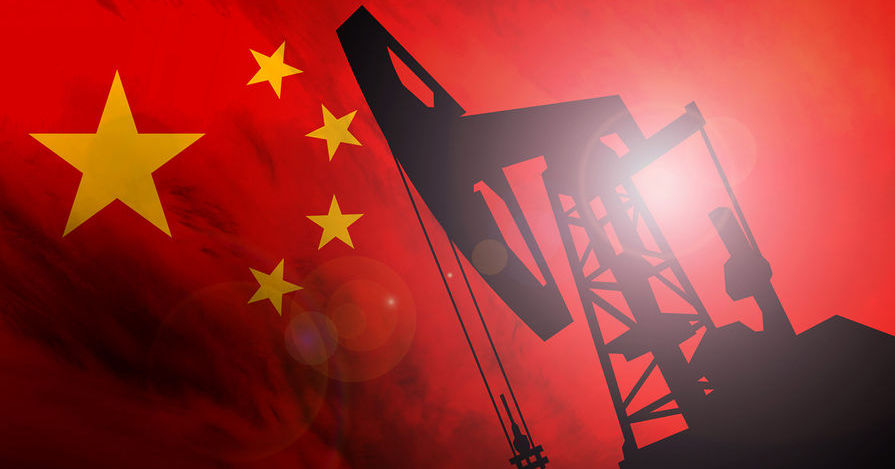 Bloomberg: Китай закупает нефть, которую хотели импортировать страны ЕС