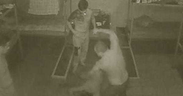 Станислав Мирча появляется в видео, в котором Брагуцу подвергают жестокому обращению. 