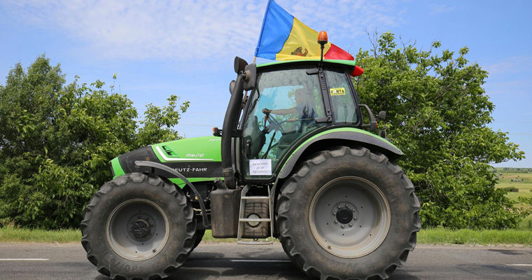 Fermierii din Moldova pot depune cererile pentru compensarea accizei la motorină.