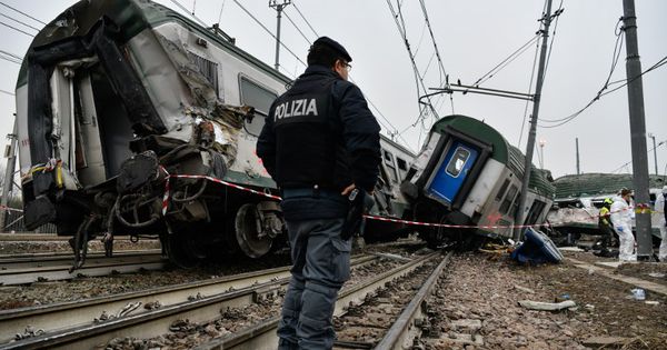 Крушение поезда возле Милана: под рельсами найден кусок дерева.
