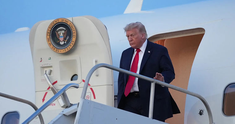 Суд США заблокировал план Трампа о визовом сборе в 100 000 долларов.