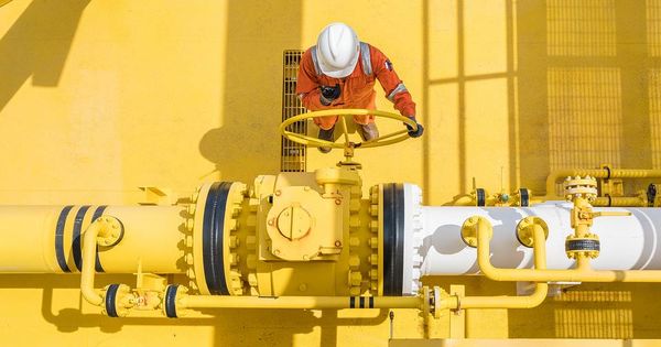 Цена на газ в Европе обновила рекорд, превысив 1200 долларов за тысячу кубов.