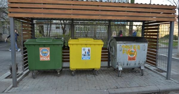 В центре Кишинева возле мусорки обнаружено тело убитого в драке мужчины.