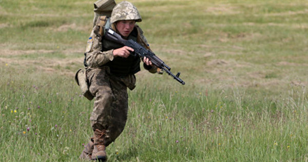 На Украине взорвался инженерный боеприпас, ранены восемь солдат.