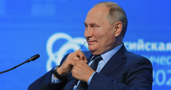 Путин пошутил, что в случае всплесков цен на топливо "голландцы будут ездить на коньках".