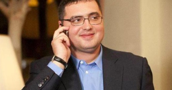 Я ебу: порно Дрочит парню