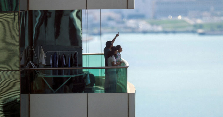 Turiștii blocați în Qatar au avut voie să stea și să mănânce gratuit în hoteluri.