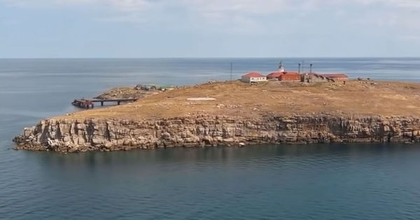 Войска РФ нанесли удары по острову Змеиный и Одесской области.