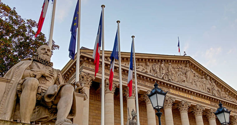 Парламент Франции единогласно отменил закон о рабстве, который действовал с XVII века.