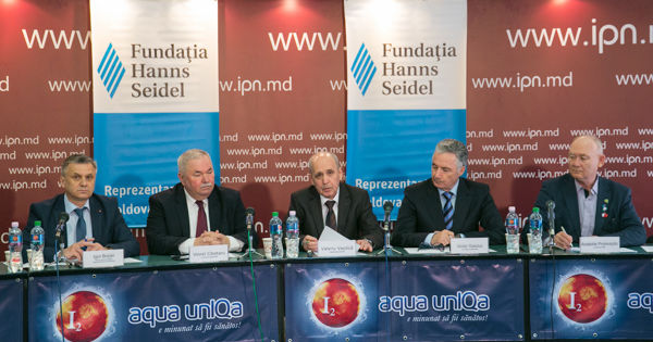 Dezbateri. Armata profesionistă: motive, beneficii, riscuri