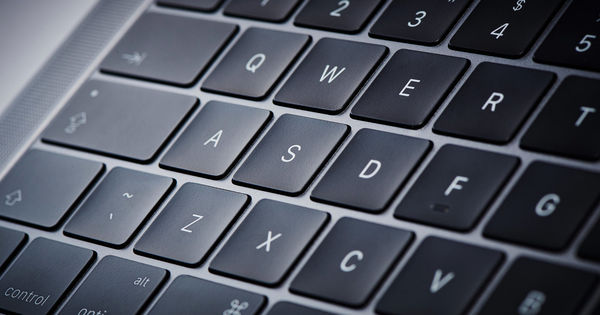Apple откажется от своей фирменной клавиатуры «бабочка».