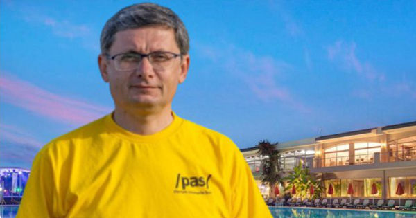 Мокану: По утрам Гросу плавает в бассейне Университета физкультуры, с ним 15 телохранителей.