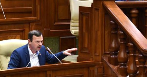 Депутат Василе Нэстасе. 