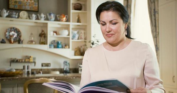 Литературный дебют оперной дивы: у Анны Нетребко вышла книга рецептов. Фото: dw.com