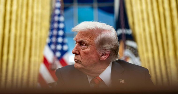 Трамп сравнил свои президентские сроки: "Теперь я управляю миром".