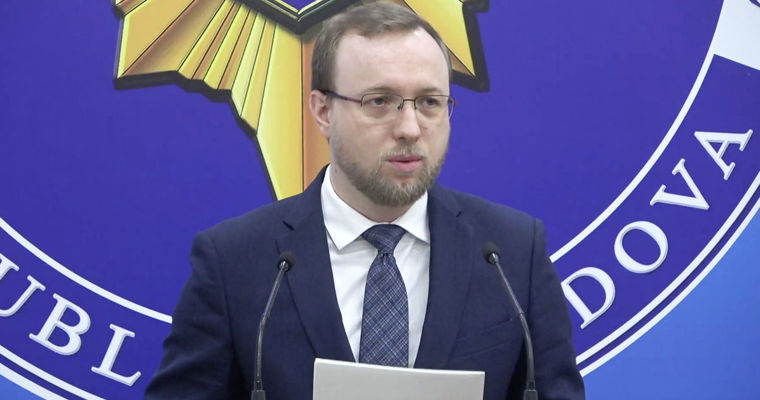 Глава СИБ не ответил на вопросы о вмешательстве РФ в выборы: В другой раз.