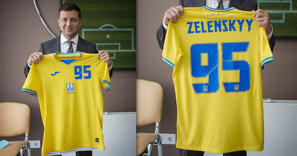 Зеленский назвал форму украинских футболистов на Евро-2020 умеющей шокировать. Коллаж: Point.md.