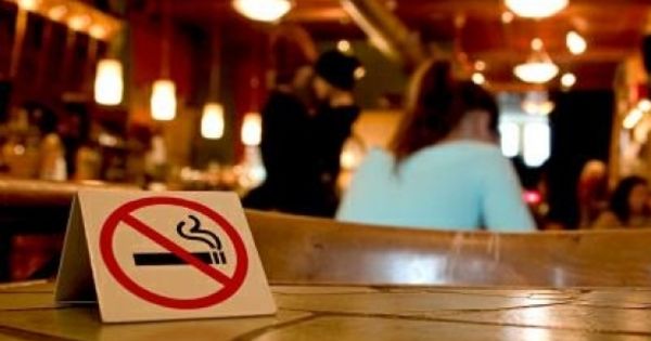 Austria: Legea care intezice fumatul în baruri ar putea fi anulată