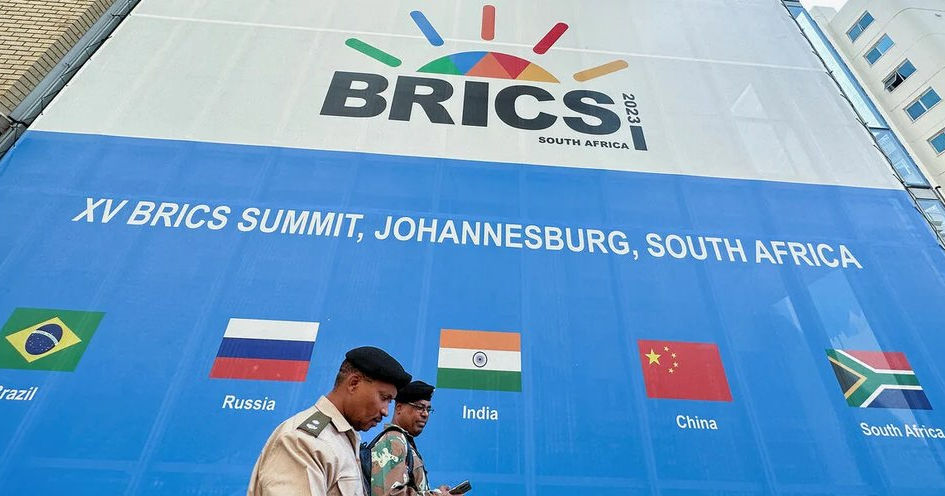 В ЮАР начинает работу трехдневный саммит БРИКС.