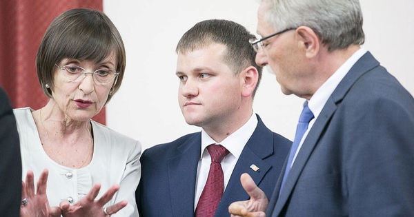 По словам Михая Гимпу, министры-либералы объявят сегодня о выходе из правительства.