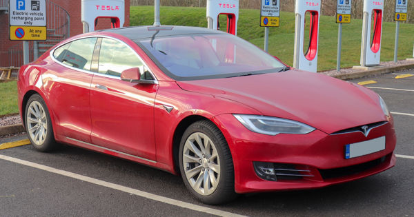 Германия отзовет 59 тысяч электромобилей Tesla в мире из-за ошибки в ПО