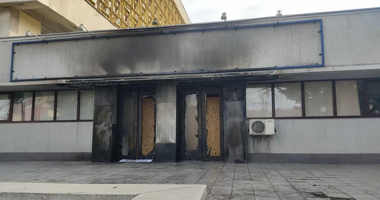 Мужчина, поджегший Центр НАТО в Кишиневе, приговорен к общественным работам.