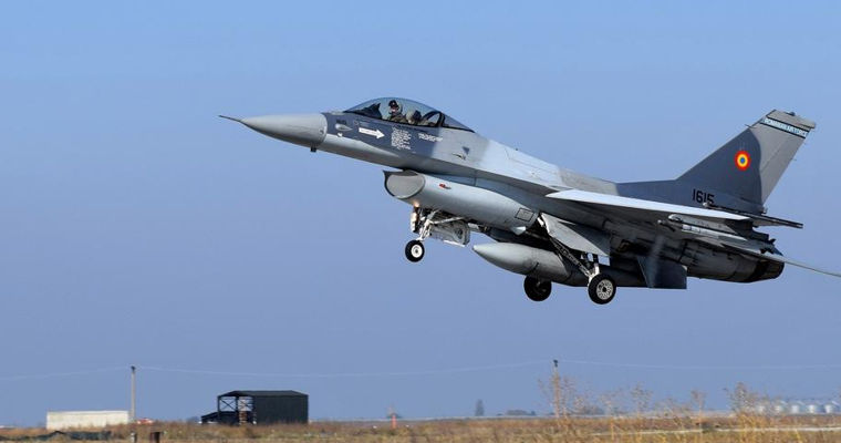 В Румынии опровергли информацию о том, что их F-16C ударили по войскам РФ в Херсоне.